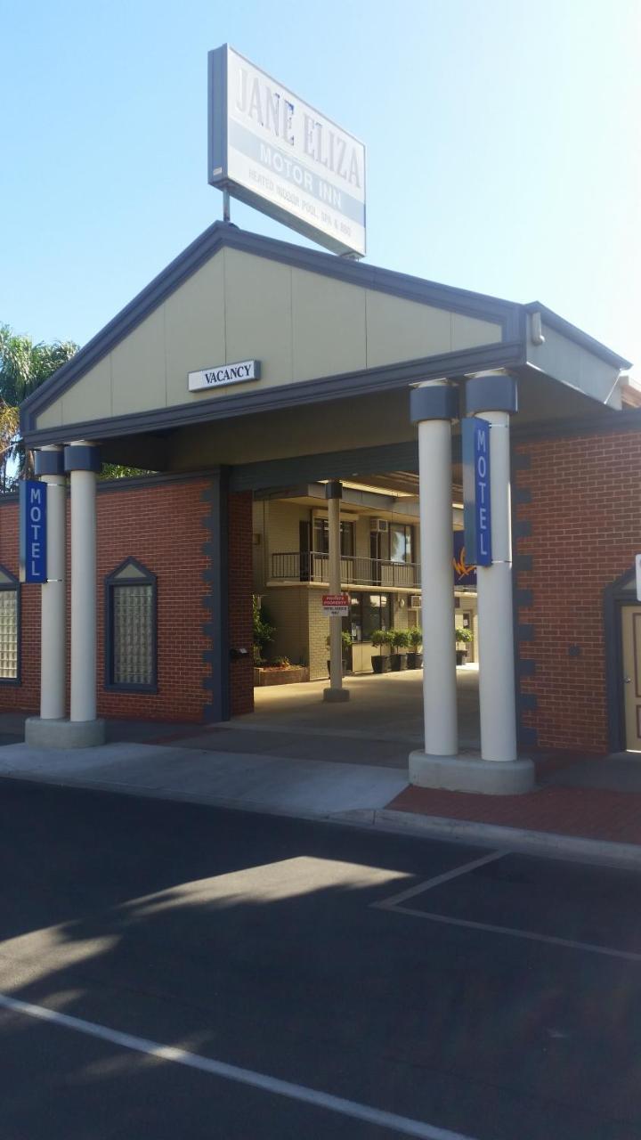 Jane Eliza Motor Motel 3*